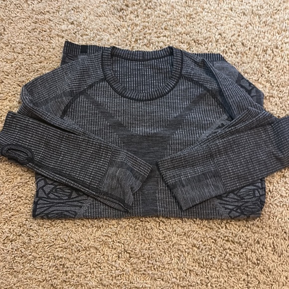 lululemon athletica Tops - Lululemon long sleeve